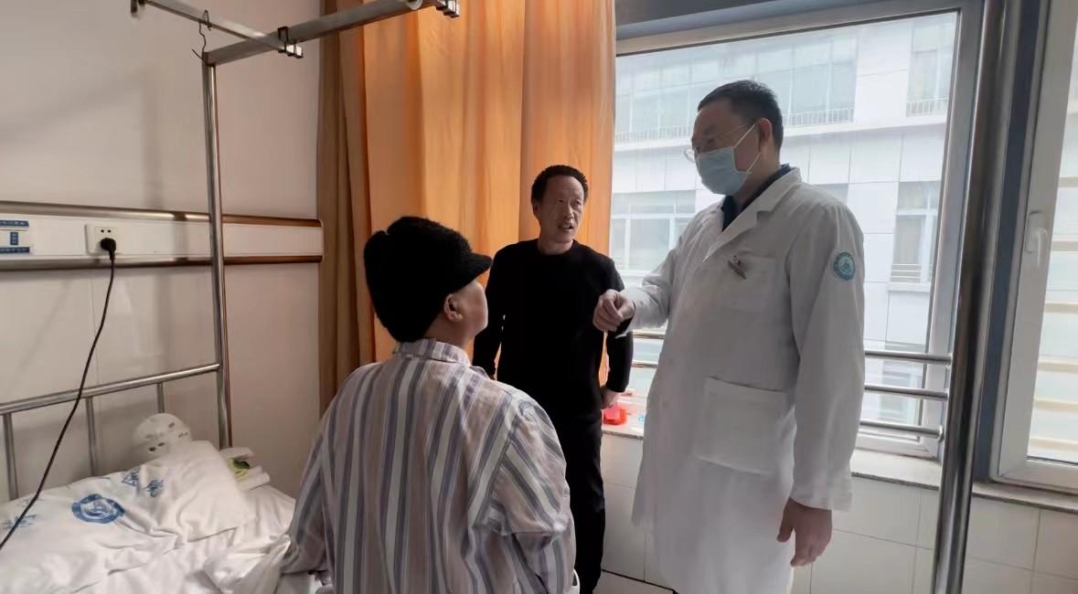 頸椎病痛苦不堪,菏澤市立醫(yī)院脊柱外科微創(chuàng)1cm小孔解決問題